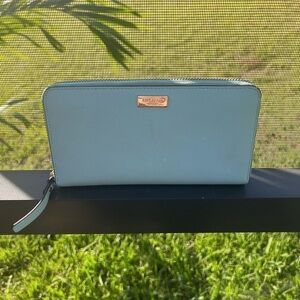 Kate spade zip-up wallet Light Blue